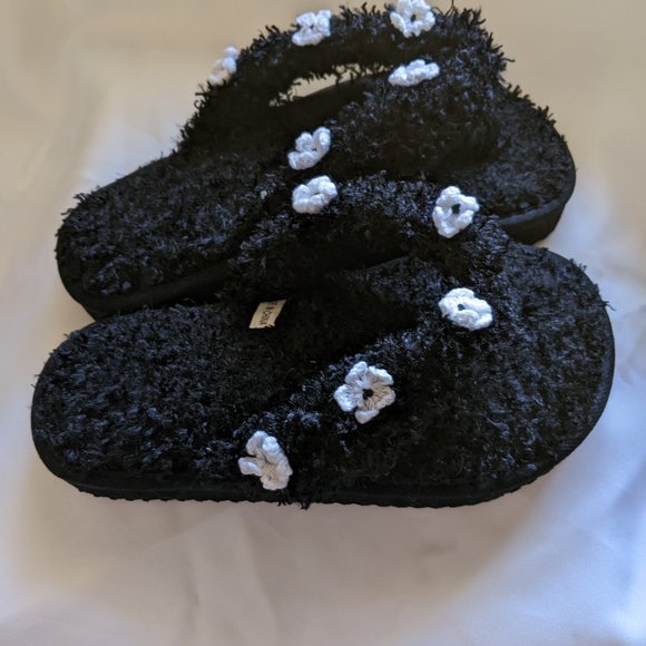 Cute Little Fuzzy Flip Flops Black with Little White Flower - Picture 6 of 9